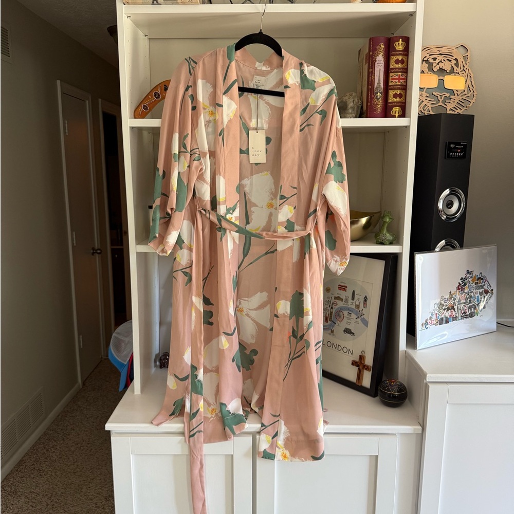 Nwt Floral Kimono Robe